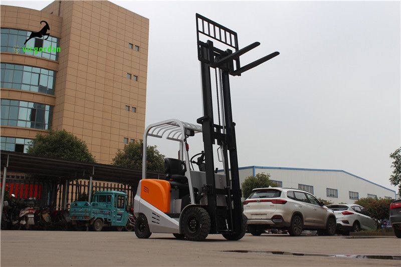 2 ton electric forklift