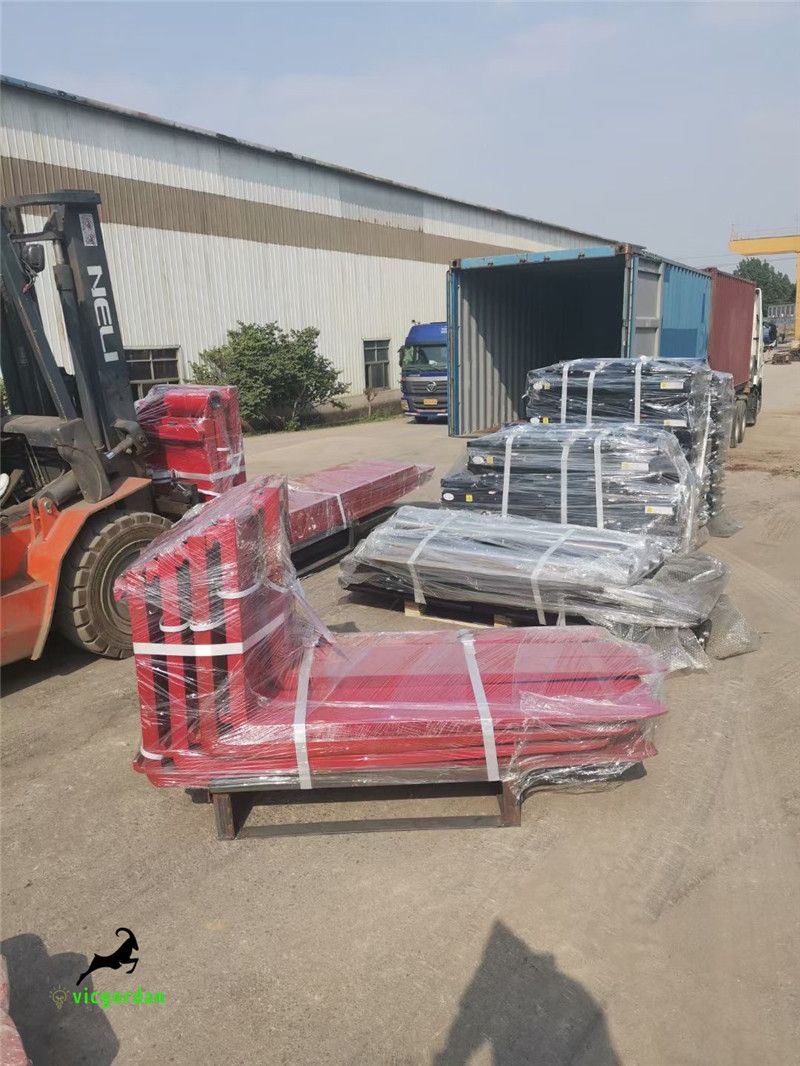 20 sets 7 ton fork is going to our dealer yard 20 sets 10 ton fork is going to our dealer yard 20 sets 10 ton fork is going to our dealer yard 50 sets 8 ton for