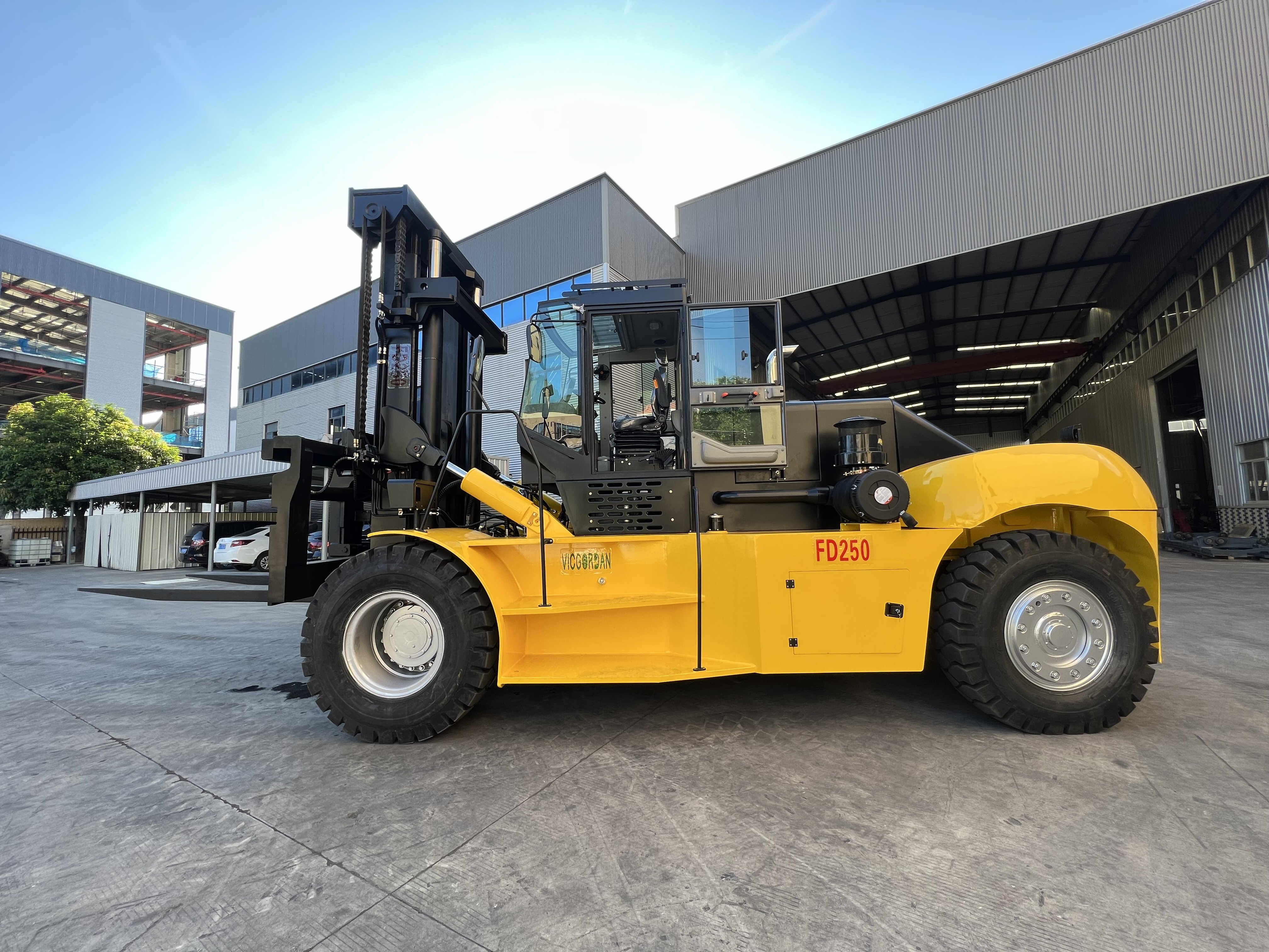 25 ton forklift