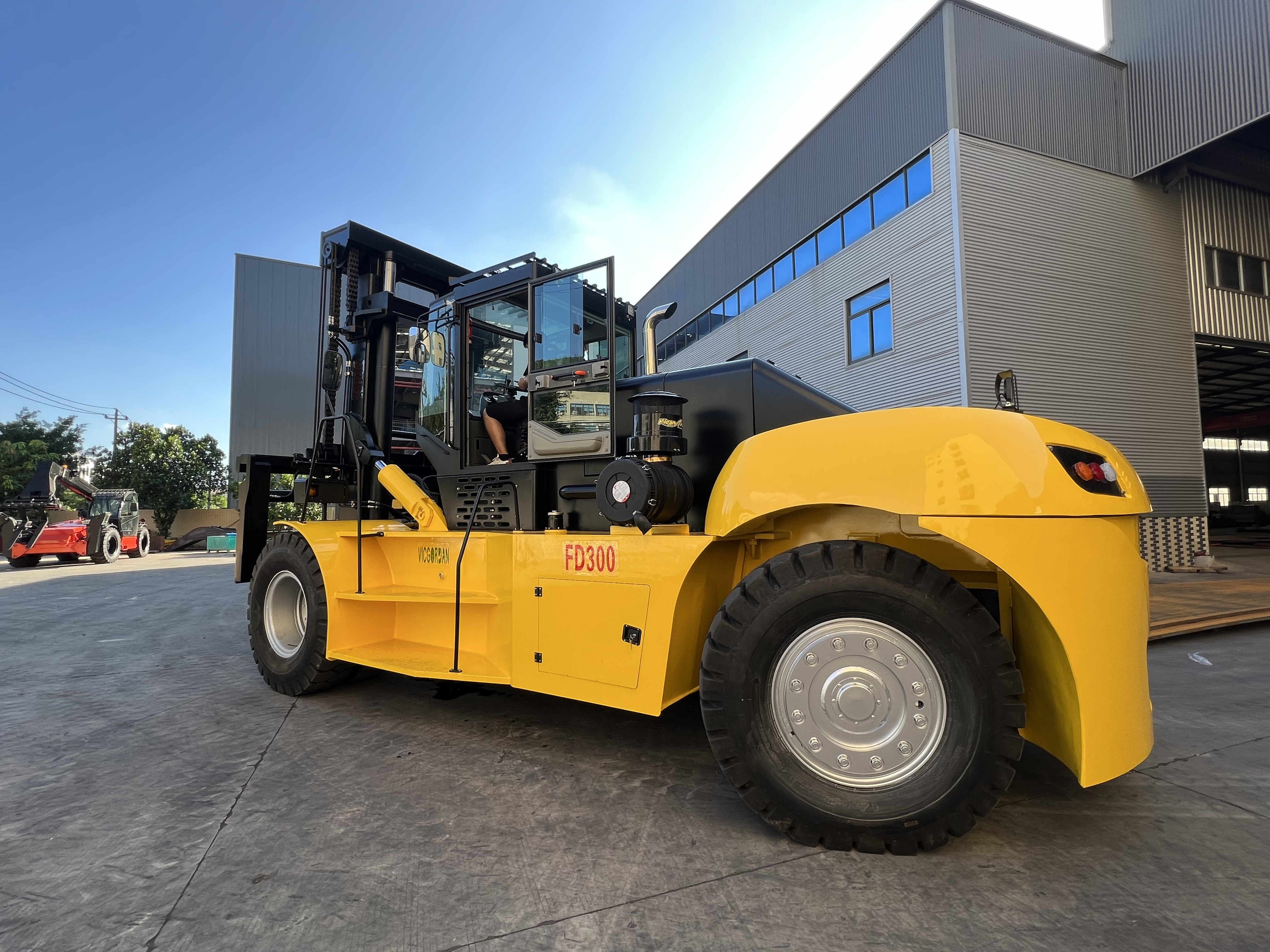 30 Ton Forklift