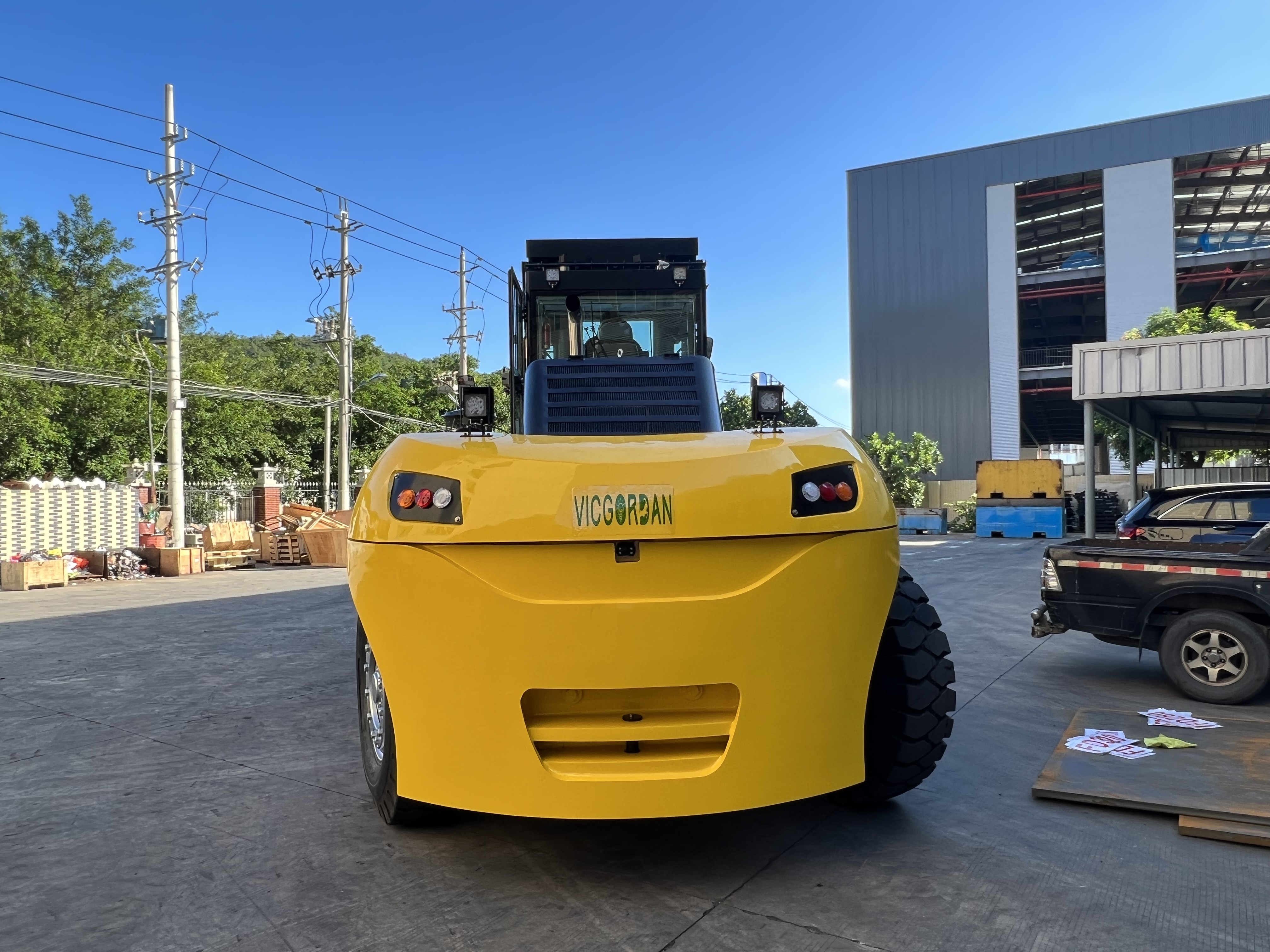 30 Ton Forklift