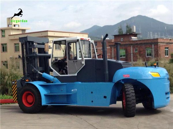 25 ton forklift