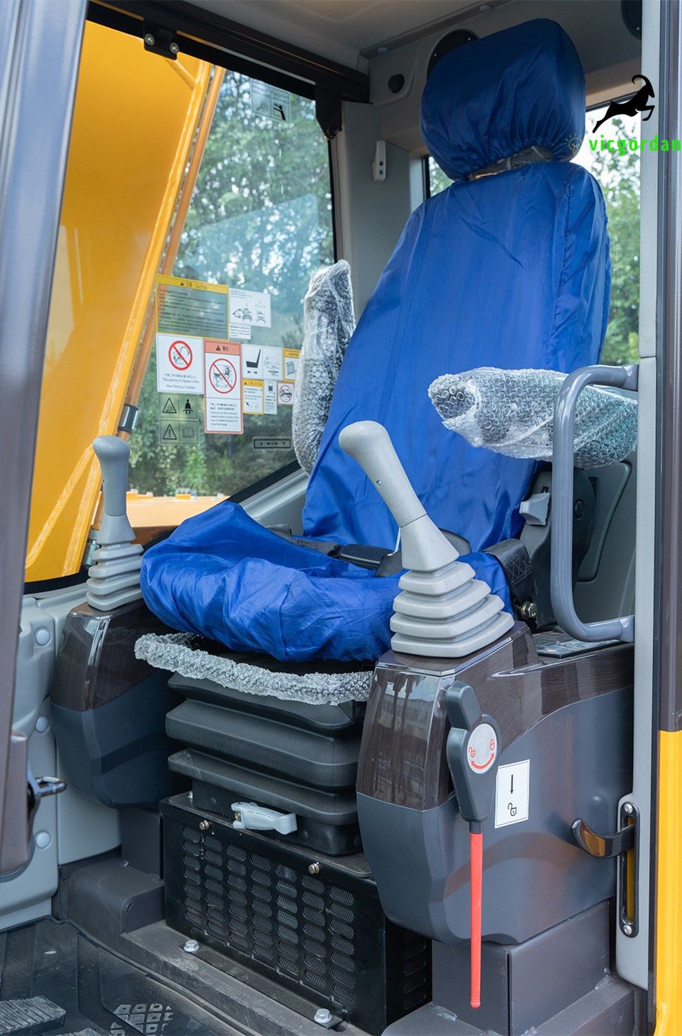 7.5 ton wheel excavator with Yanmar engine