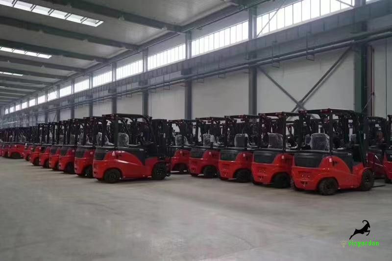 20 units electric 3 ton forklift going to Australia for logistic company