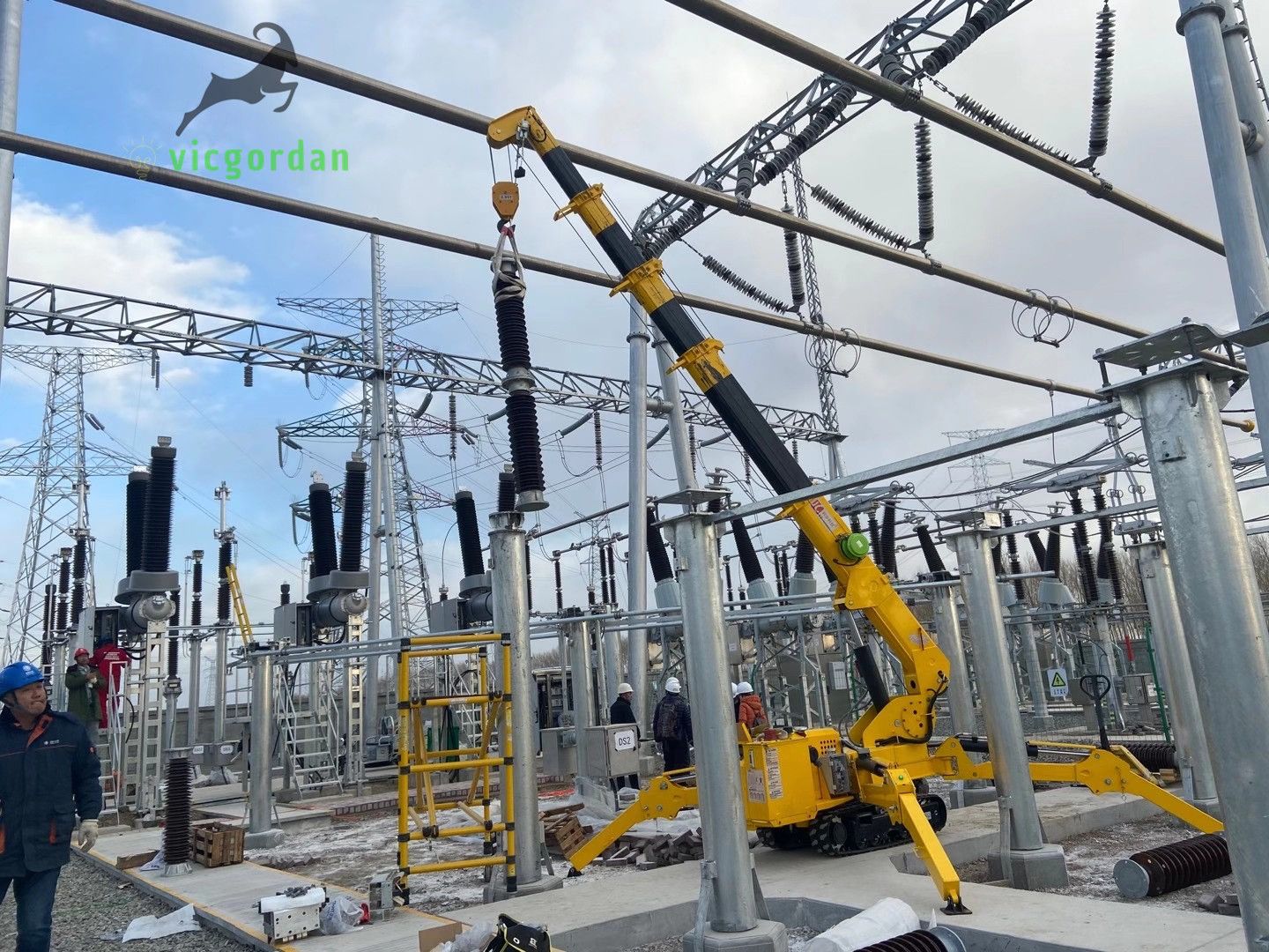 On April 20th, 2017 At power station 2 units Vicgordan spider cranes VSC295 are helping government emergency crew