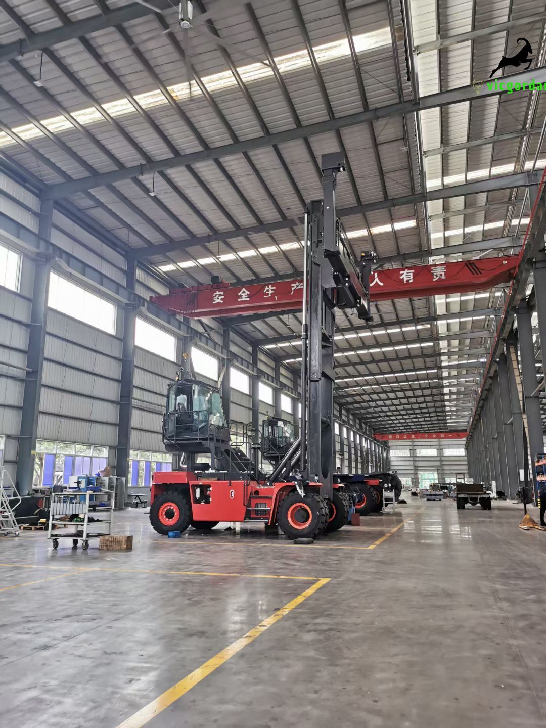 vicgordan 9 ton 8 height empty container handler is testing by inspector