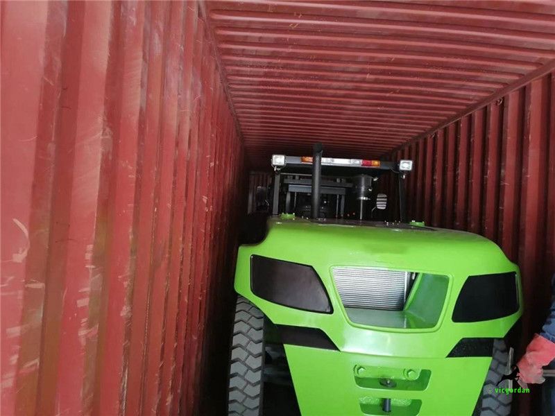 10 ton diesel forklift working for inside of container