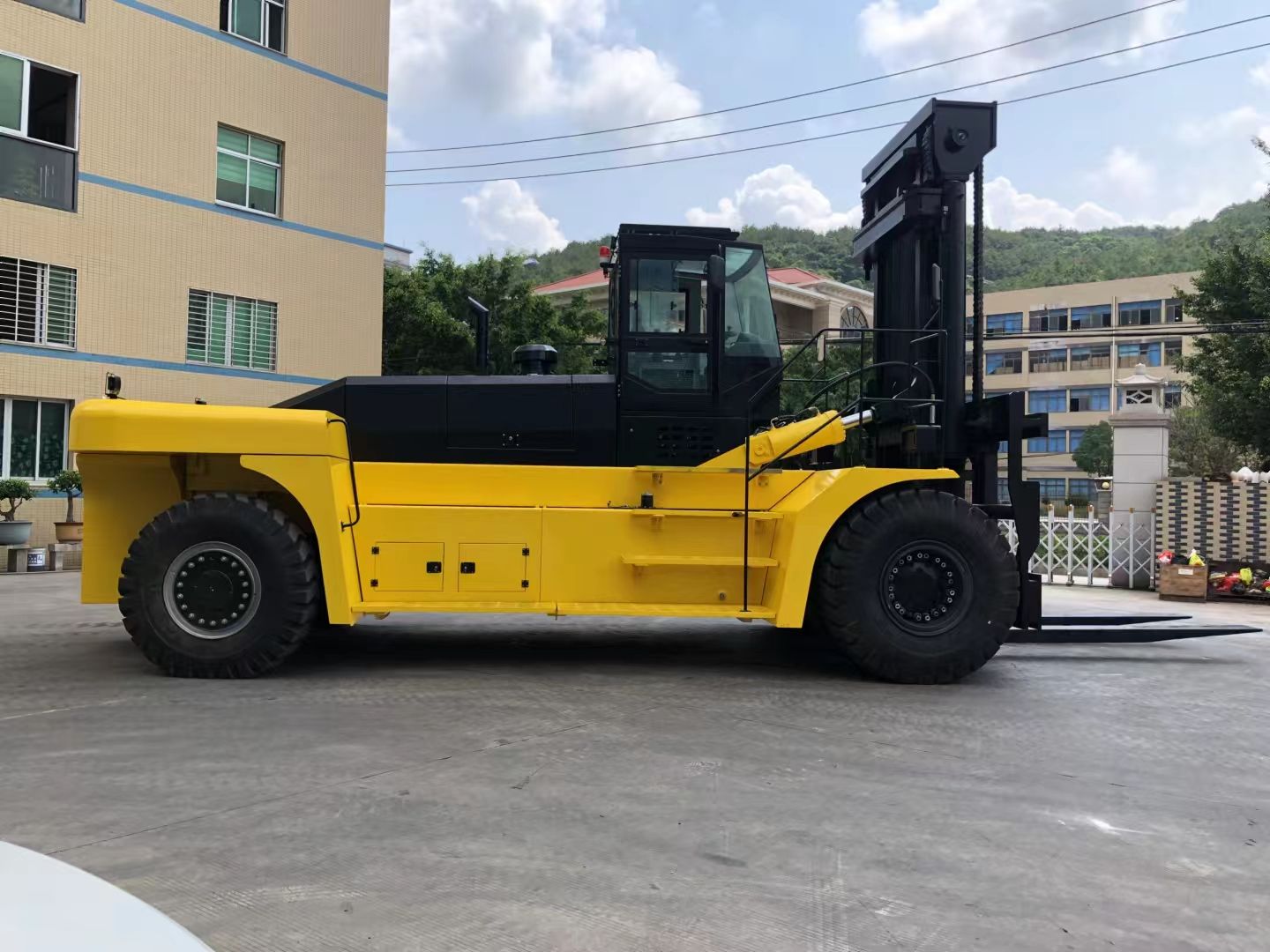 40 ton container diesel forklift