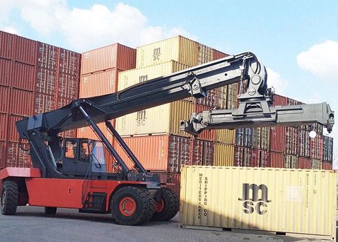 How Does A Container Reach Stacker Perform Its Daily Duties?